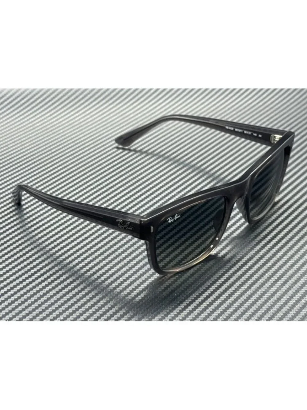 New Ray-Ban Men Dark Grey Sunglasses 56-21-145